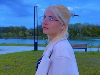 camgirl playing with sex toy FredericaMittag