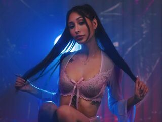 camgirl shaving pussy GiselleAmore