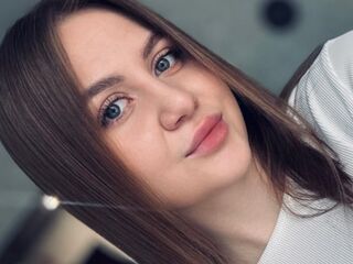 beautiful webcam girl GloryQuent