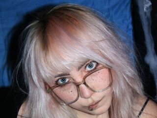 girl topless GrettaLuna