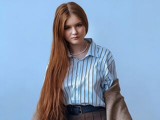 naughty cam girl fingering shaved pussy GwynBujarski