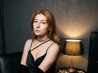 camgirl masturbating with vibrator HattieMayoras
