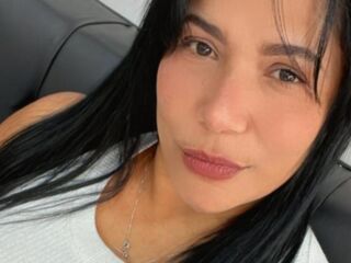 chat live cam HillaryRouss