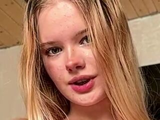 camgirl fingering wet pussy JeannettaCeraos