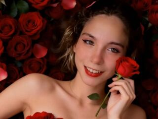 camslut showing tits JennyJannes