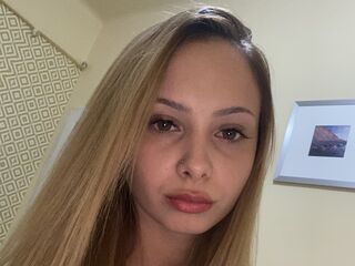 camgirl showing tits JessyPop