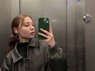 beautiful camgirl JuneWood