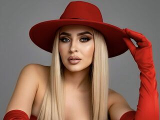 cam girl playing with vibrator KattyRaymond