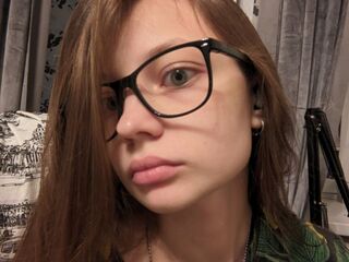 camslut showing pussy KeeleyCaryl