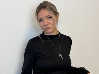 cam show KeiraTullier