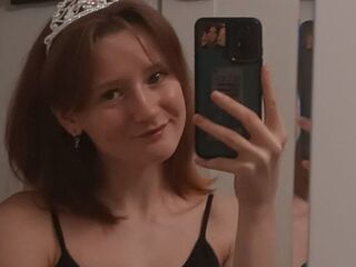 girl chat room KellyAllison