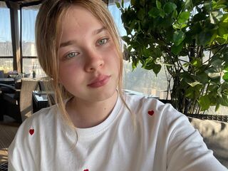 nude cam girl photo KendallHennig