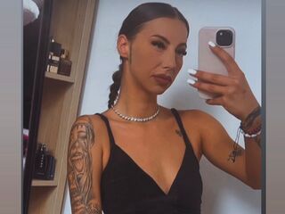 masturbating camgirl KendraRoxen
