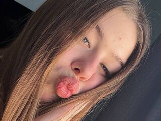 naughty camgirl masturbating with dildo KristiGroun