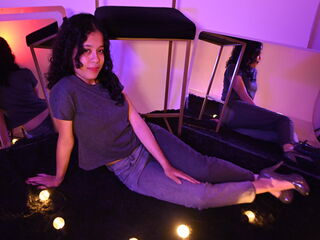 naughty camgirl fingering shaved pussy KyaraLux