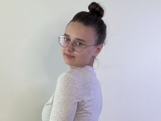 naked girl with webcam masturbating with vibrator LarraineKaber