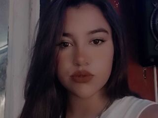 fingering girl webcam picture LauWillson