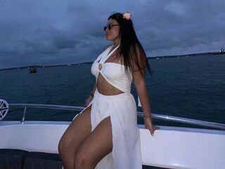 naked cam girl masturbating with vibrator LeilaCole