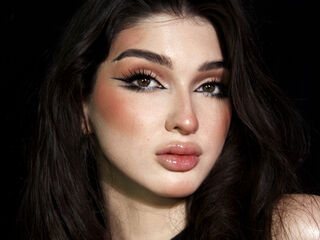 teaser cam LeilaMyers