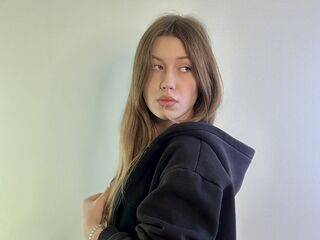 nude cam girl pic LeonilaKesling