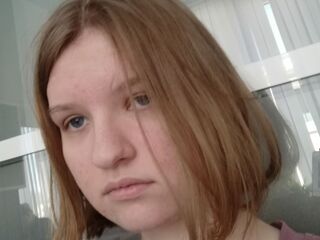beautiful girl cam LilianSlow