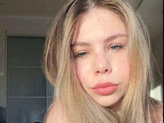 sexy cam girl LioraVayne