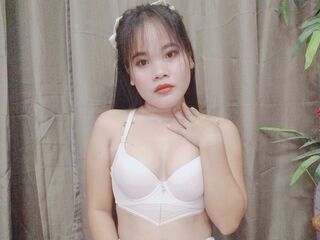 topless cam girl LynRhizza