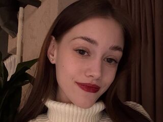 masturbating camgirl MaeBroadway
