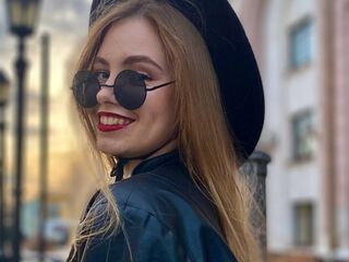 live sexcam MaiaOshman