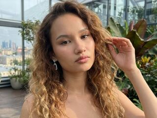 webcam babe MaliaUcci