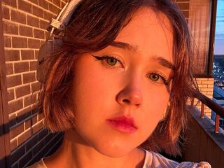 fingering girl chatroom MarilynSwinerton