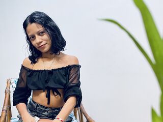 streaming live webcam MarthinaLestrang