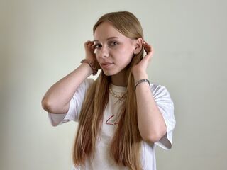 hot chatroom MaudBasil