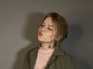 fingering girl webcam picture MaxineHaines