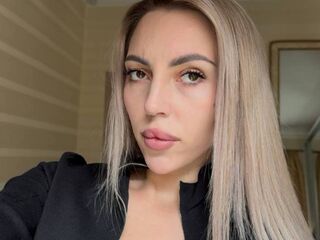 cam girl fingering pussy MelisaDee