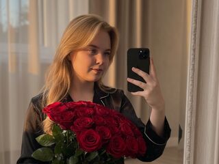 adult live web cam MelissaMyla