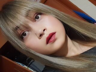 hot cam girl fingering MercellaMorelli