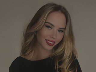 naked cam girl masturbating with sextoy MilaLik