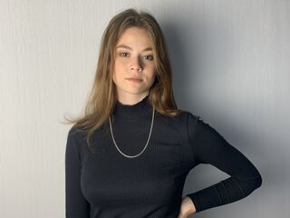 masturbating webcam girl MildredCooling