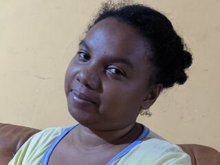 fingering cam girl picture MomoRazafy