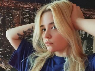 shaved pussy web cam MonnieMoniz