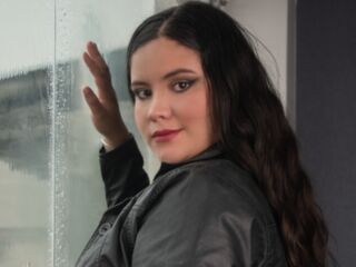 masturbating camgirl NahiaMonet