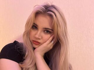 camslut showing tits NakitaLorette