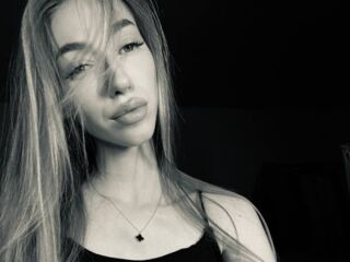 chat room webcam picture NikkiTenerovich