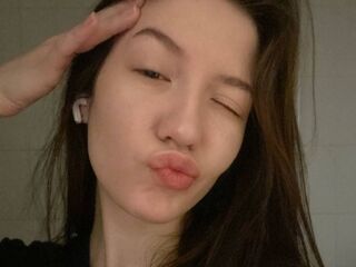 naughty camgirl NoemiMeservy
