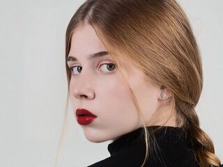 naked webcamgirl picture NormaCroston