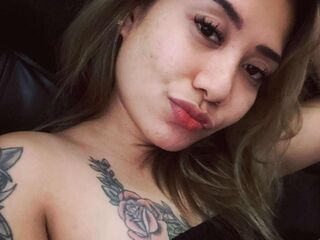 camwhore spreading pussy OhmyOlivia