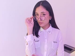 camgirl fingering shaved pussy PrincessFowx