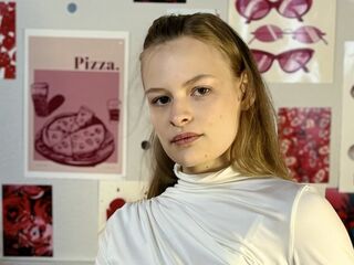 chat room cam RaeannCeronsky