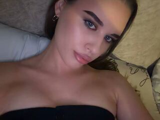 kinky video chat performer RhiannonJumper